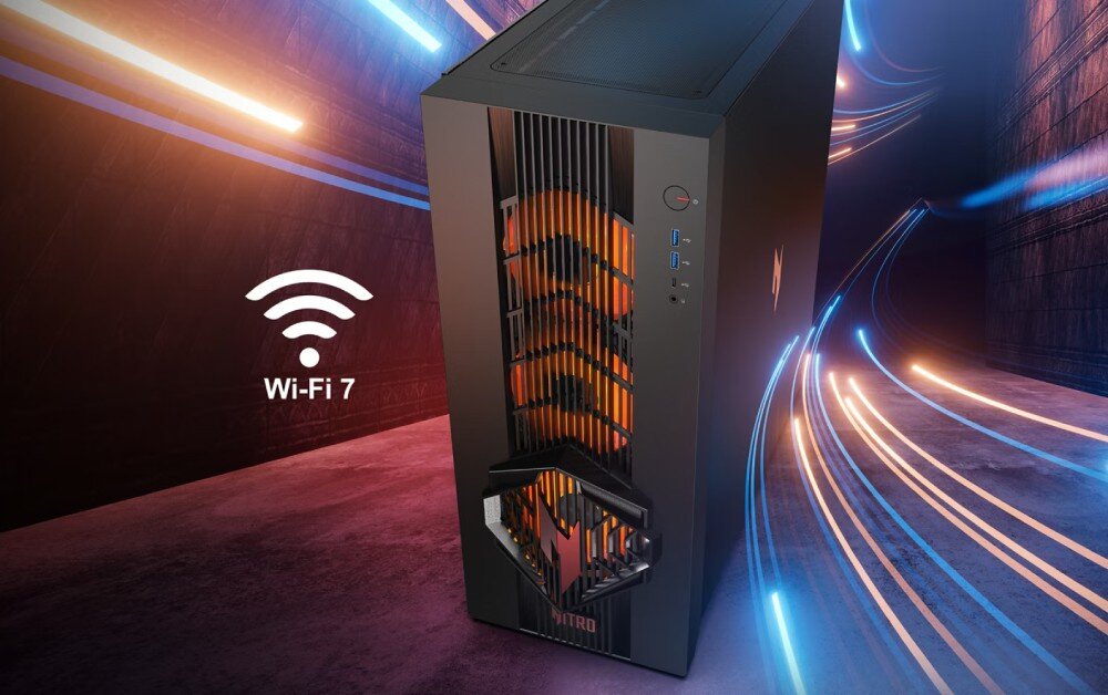 Obraz przedstawia komputer stacjonarny z podświetleniem w kolorze pomarańczowym, z widocznym logo \'Nitro\' na przednim panelu. Obok komputera znajduje się symbol Wi-Fi z napisem \'Wi-Fi 7\'.