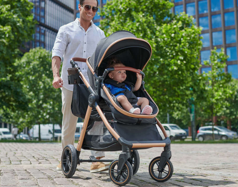 Wózek wielofunkcyjny KINDERKRAFT Esme 2w1 Czarny Siedzisko do 25 kg Szerokie i długie siedzisko spacerowe  do około 4 roku życia  Regulacja oparcia  Maksymalne obciążenie do 25 kg mocna rama rozwój