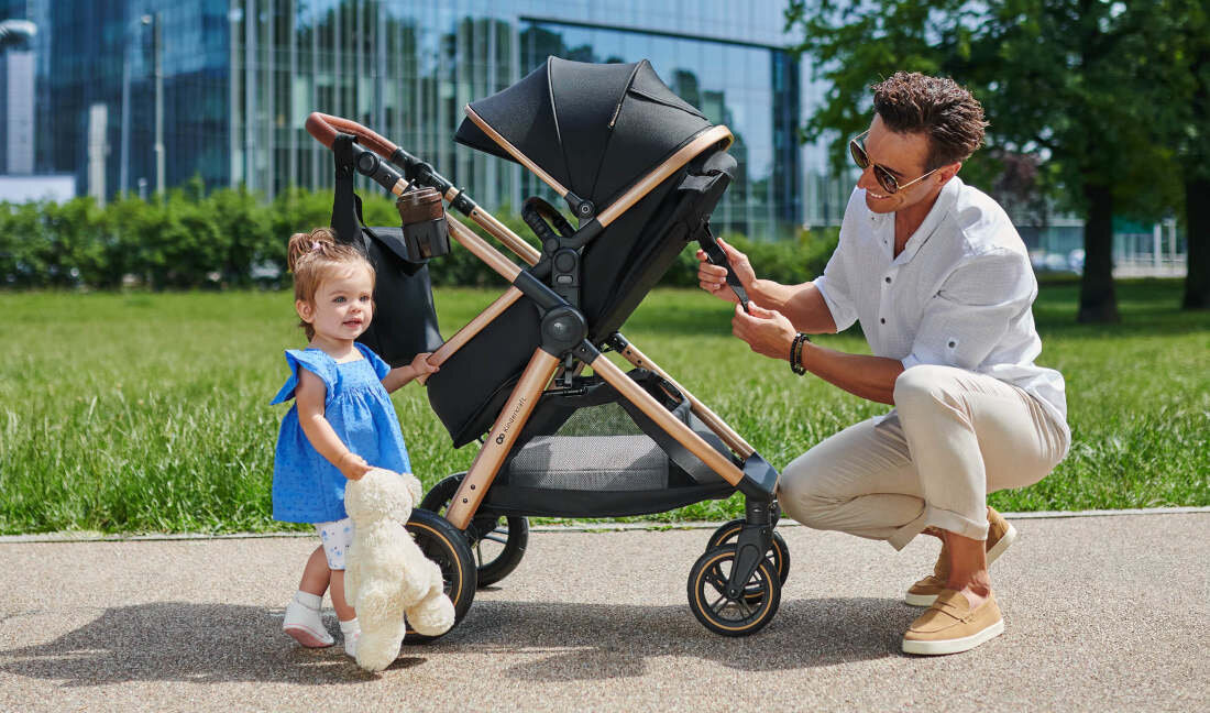 Wózek wielofunkcyjny KINDERKRAFT Esme Pro 3w1 Czarny Jedno siedzisko Transformowane siedzisko 2 w 1 zmienić gondolę w spacerówkę rośnie razem z dzieckiem wsparcie