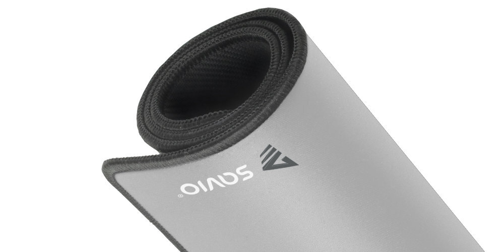 SAVIO Turbo Dynamic Starannie wykończone, obszywane krawędzie długą żywotność - zwinięta podkładka na białym tle, widoczne obszyte krawędzie