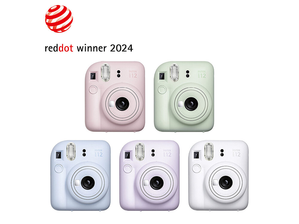 Na obrazie widoczne są cztery aparaty fotograficzne w pastelowych kolorach: różowym, zielonym, niebieskim i białym. Nad nimi znajduje się tekst \'reddot winner 2024\'.