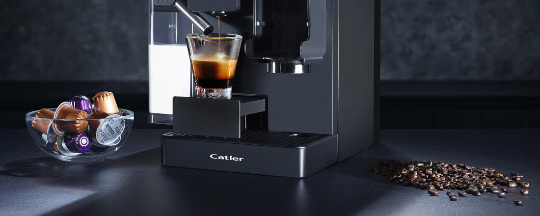 Ekspres CATLER ES 790 Egoisto Twój wybór przygotowanie espresso zarówno z kapsułek, jak i świeżo mielonej kawy intuicyjnej możliwości wymiany adaptera kawa