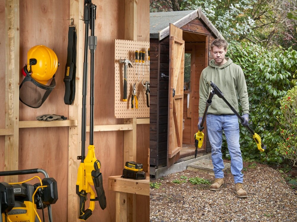 Piła akumulatorowa STANLEY SFMCPS720B-XJ SOLO dwa ujęcia na jednym piła w szopie zawieszona na drewnianej ścianie na drugim osoba przed szopom trzyma piłę w dłoniach zintegrowany hak kompatybilny z systemem STANLEY Track uporządkowane i bezpieczne przechowywanie narzędzia ogranicza ryzyko przypadkowych uszkodzeń bezpieczeństwo domowników