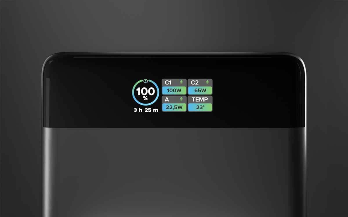 Powerbank SBS TEBBTFT20000PD100K Slim 20000 mAh Wyświetlacz LCD pokazuje informacje o ładowaniu, mocy, temperaturze i czasie