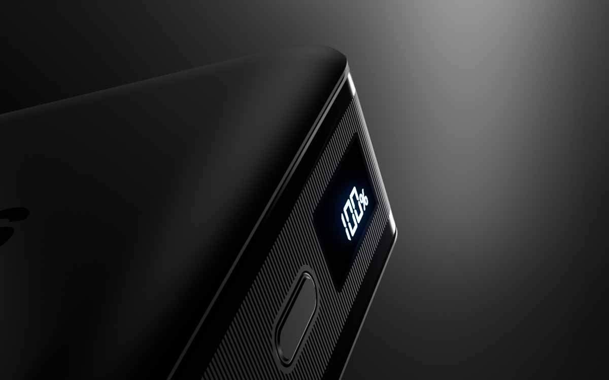 Powerbank SBS High-Density 20000 mAh Ekran LCD pokazuje poziom naładowania baterii i stan ładowania