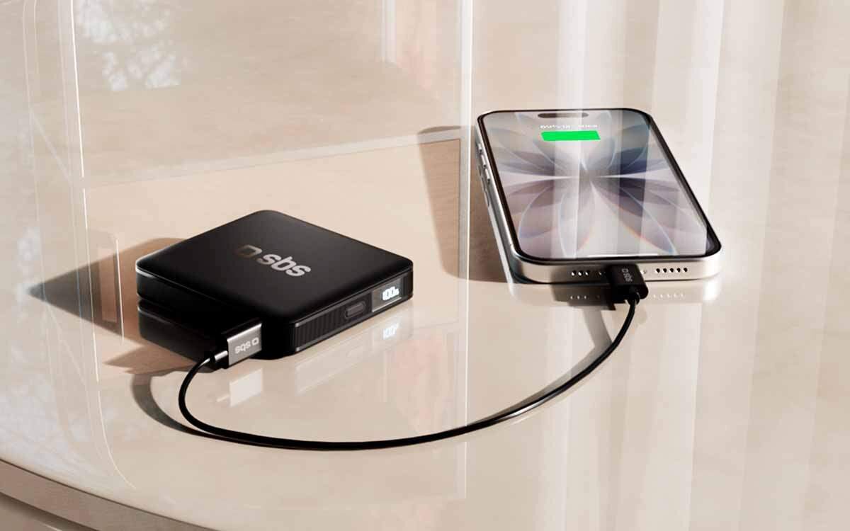 Powerbank SBS TEBB5000HDLCDK High-Density Ładuje telefony, tablety i urządzenia ubieralne, zapewniając uniwersalną kompatybilność