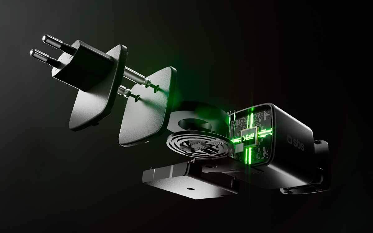 Ładowarka GaN zapewnia szybkie i bezpieczne ładowanie tabletów i laptopów mimo kompaktowych rozmiarów.