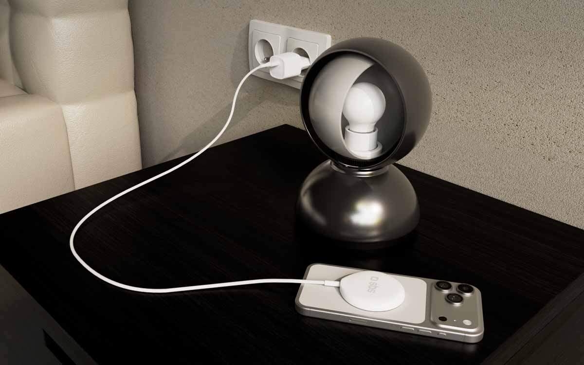 Ładowarka Qi2.2 MagSafe oferuje szybkie ładowanie 25 W w kompaktowym rozmiarze.