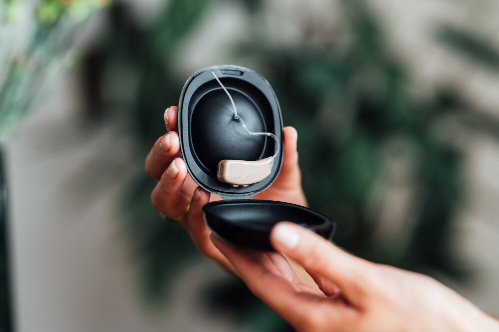 Aparat do poprawy sluchu HAXE JH351 przenosne etui