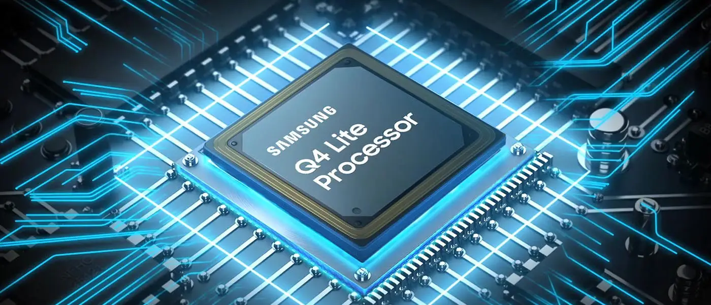 1400x600 2025 samsung vision ai q4 lite-processor pc start q6fa Telewizor Samsung Q6F wyposażony w procesor Samsung Q4 Lite. Procesor z symbolami umieszczony jest na płycie głównej TV i zaczyna świecić, a fale energii przepływają z procesora do reszty telewizora.