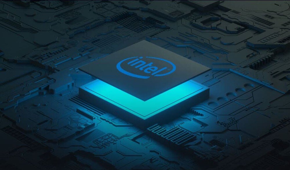 Serwer plików ASUSTOR FS6706T Grafika przedstawiająca procesor z logo marki Intel umieszczony na niebiesko podświetlonej płycie głównej z widocznymi ścieżkami przewodzącymi