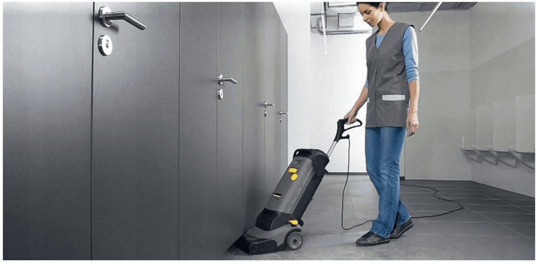 Szorowarka kompaktowa KARCHER BR 30/4 C Bp Pack 1.783-228.0