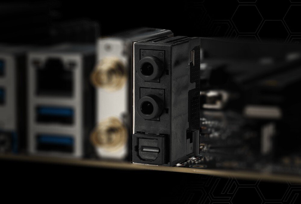 Płyta główna MSI MAG B860 TOMAHAWK WIFI Zbliżenie na układ audio płyty głównej z optycznym wyjściem S/PDIF i gniazdami jack, zapewniające dźwięk w standardzie 7.1