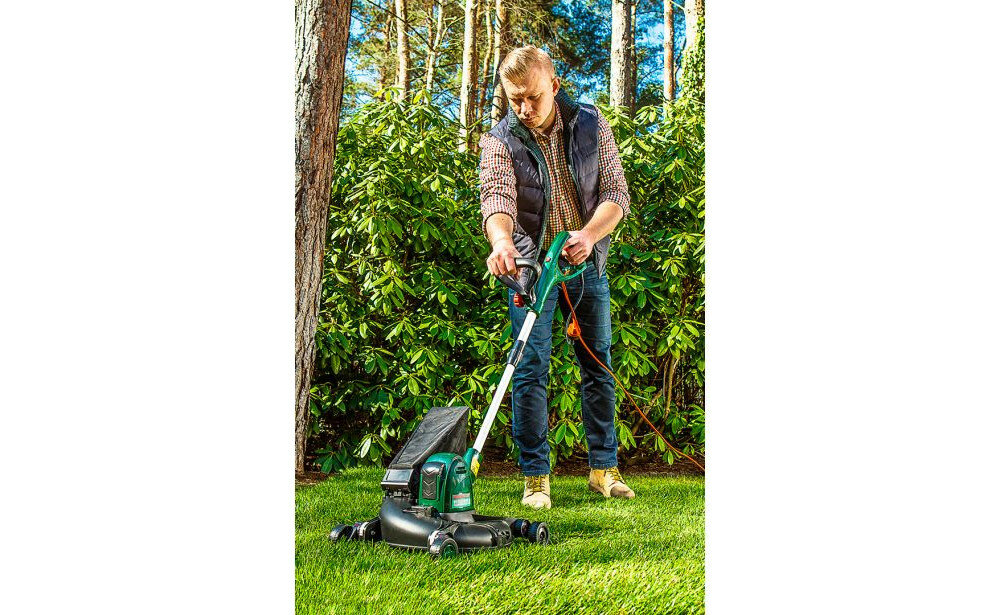 Podkaszarka elektryczna VERTO 52G548 obudowa z plastiku konstrukcja ergonomiczna