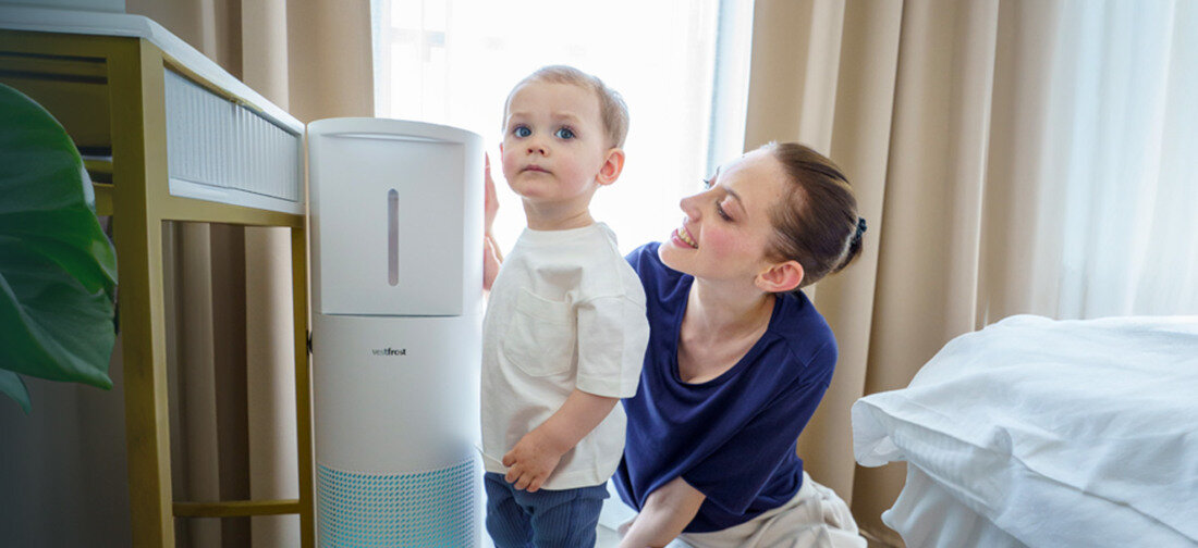 Oczyszczacz powietrza VESTFROST VP-E2S40WH 5-stopniowy proces oczyszczania system potrójnych filtrów wstępny, HEPA i węglowy 99,95% cząstek o wielkości do 0,3 mikrona Filtr HEPA 