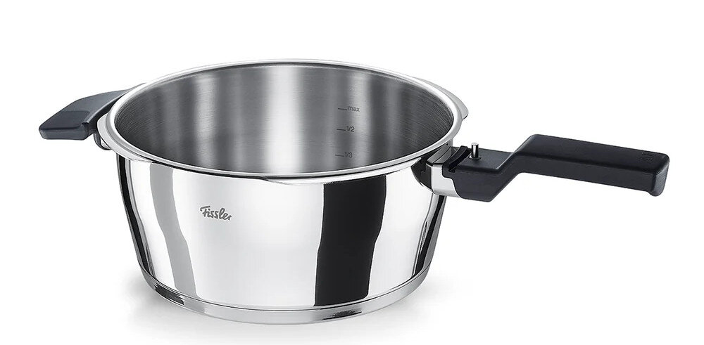 Szybkowar FISSLER Vitaquick 600-810-08-000/0 zdjęcie lifestyle Kontrola poziomu płynu ilość proces gotowanie