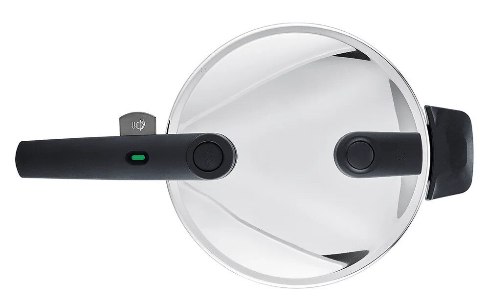 Szybkowar FISSLER Vitaquick 600-810-08-000/0 zdjęcie lifestyle Wygodne przechowywanie Zdejmowany uchwyt