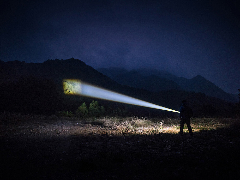 Latarka OLIGHT Marauder 2 QL121615, flood, spot, 14000lm, daleki, Wąski promień latarki sięga szczytu gór