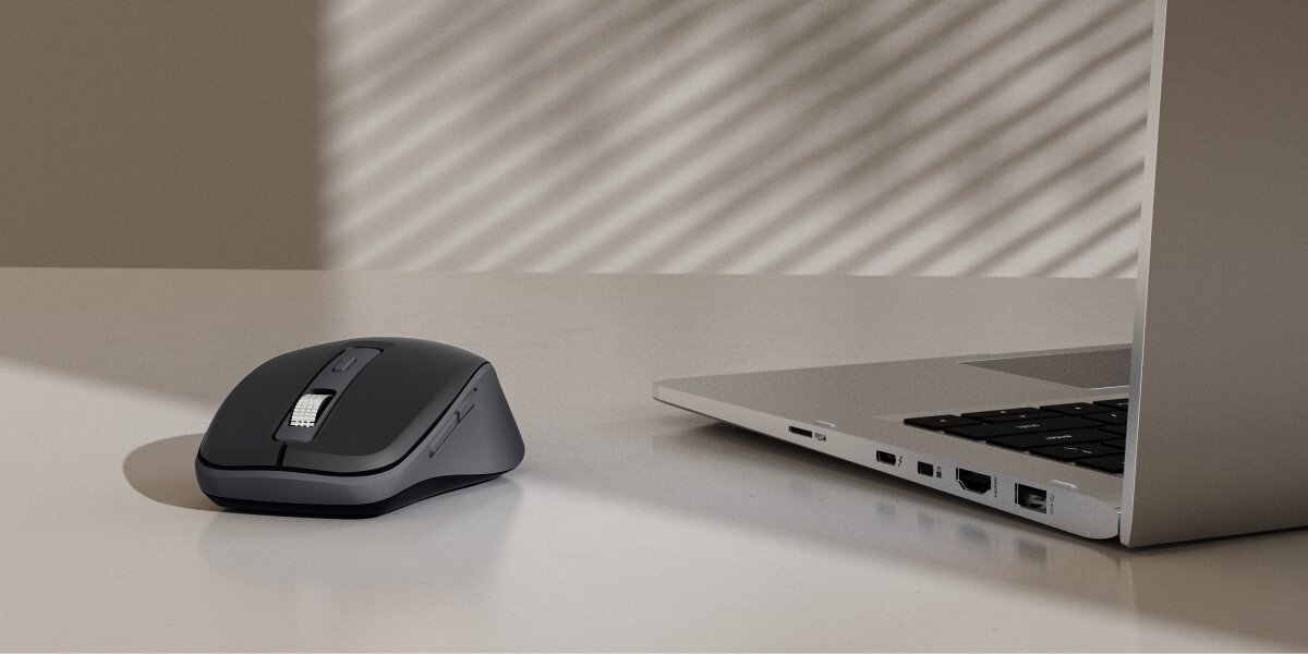 HAMA WM-450 mysz obok laptopa