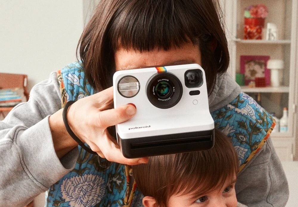 Aparat POLAROID Now Gen 2 kv lifestyle  