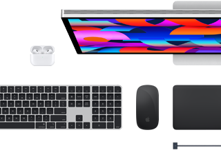 Akcesoria do Maca: Airpods, monitor Studio Display, klawiatura Magic Keyboard, mysz Magic Mouse, gładzik Magic Trackpad, przewód do ładowania MagSafe w kolorze gwiezdnej czerni