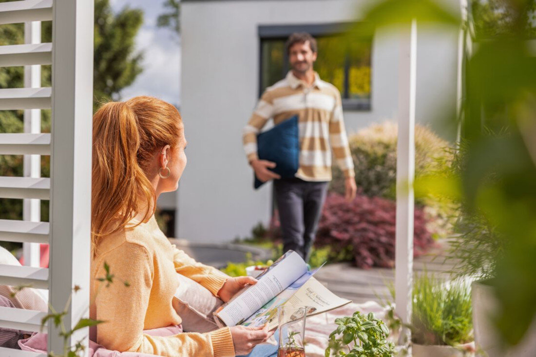 Poduszka elektryczna BEURER HK 77 Heaty Obsidian-Blue Swoboda bez kabli Bezprzewodowe działanie  Wydajny akumulator litowo-jonowy do 8 godzin pracy