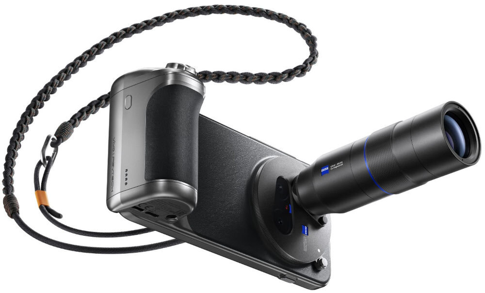 Zestaw Fotograficzny Photography Kit do VIVO X300 Pro Zestaw fotograficzny VIVO X300 Pro z zamontowanym obiektywem ZEISS, uchwytem i smyczą, prezentowany z widokiem z góry.