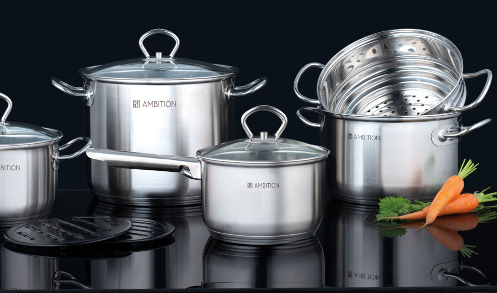 Garnek AMBITION Acero 60816 8.4 L do każdej kuchni garnki różne wielkości pokrywki uchwyty marchewka czarne tło