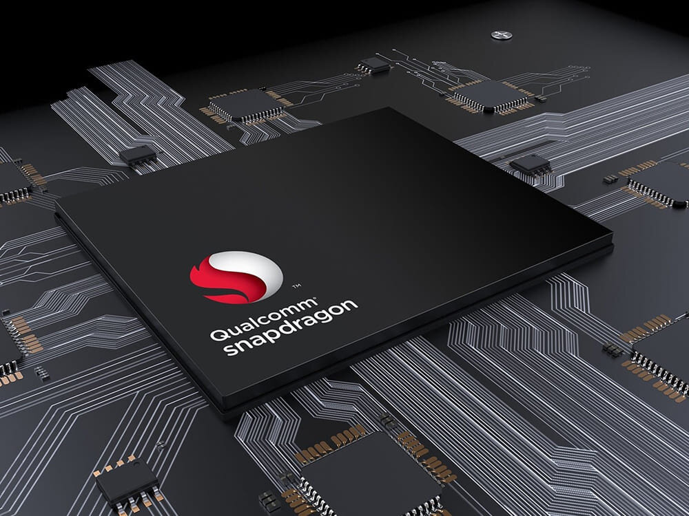 Router ZTE MF986C 4G LTE Zbliżenie na procesor Qualcomm Snapdragon na płycie głównej z widocznymi ścieżkami i elementami elektronicznymi. Obraz symbolizuje wydajność i stabilność działania routera dzięki nowoczesnym technologiom,