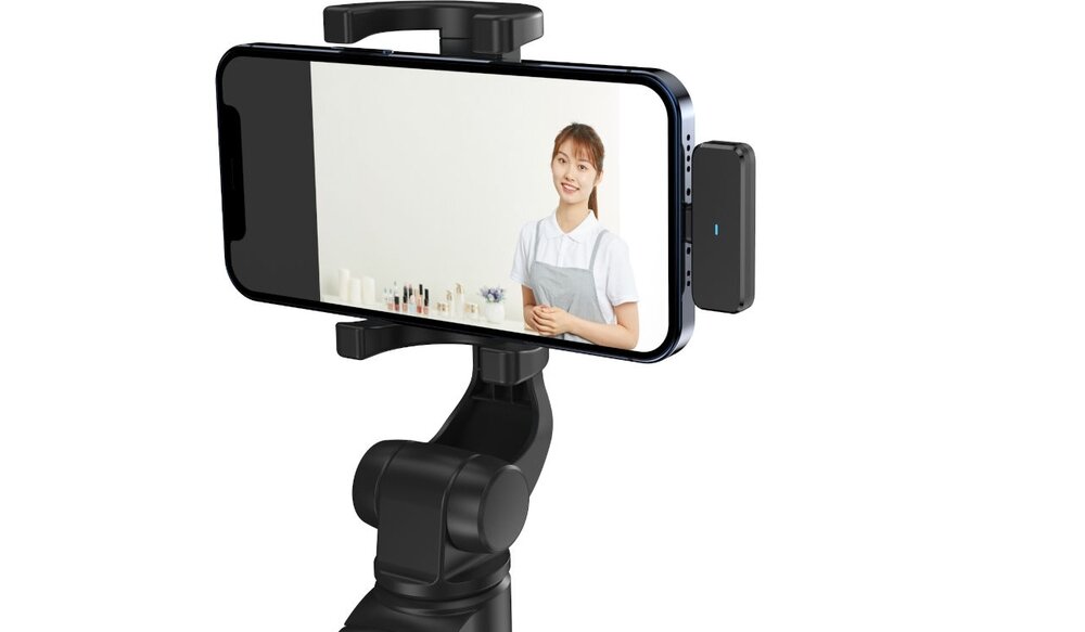 Mikrofon MOZOS MX2 ze smartfonem na statywie   