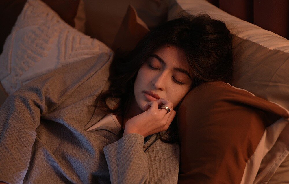 Smartring RINGCONN Gen 2 Air rejestruje przebieg wszystkich faz snu konkretne sugestie dotyczące poprawy regeneracji 