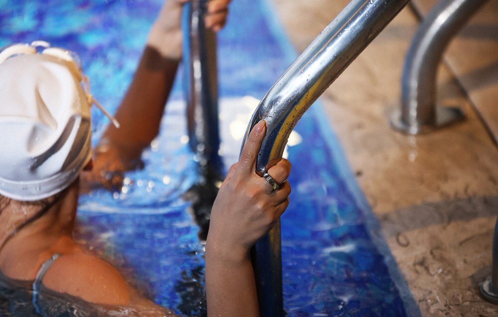 Smartring RINGCONN Gen 2 Air stal tytanowa pokryta powłoką PVD IP68 zanurzenie do głębokości 100 m