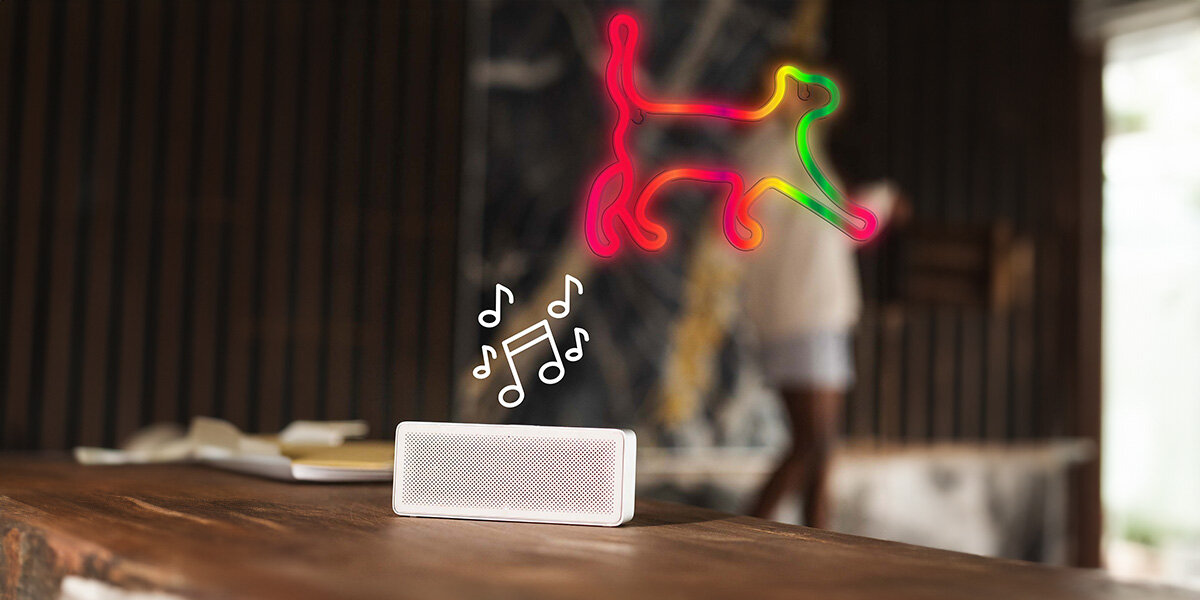 Neon LED MANTA Kot synchronizacji z muzyką zmienia kolory w rytm odtwarzanych utworów dynamiczne efekty świetlne