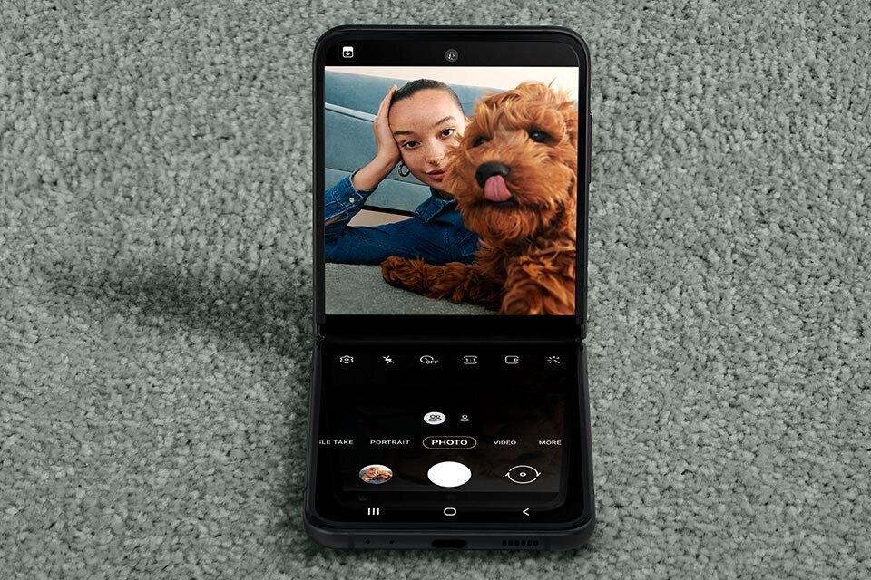 Nagrywanie vlogów, tik-toków i stories jest jeszcze prostsze. Nie potrzebujesz statywu! Sprawdź sam w sklepie Media Expert.