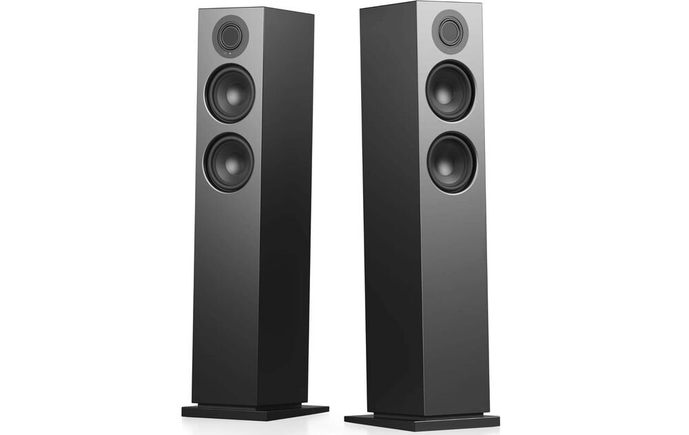 Audio Pro A48 W pasmo 30-25000 Hz odtwarzanie basy i wysokie tony, kolumny po skosie na białym tle