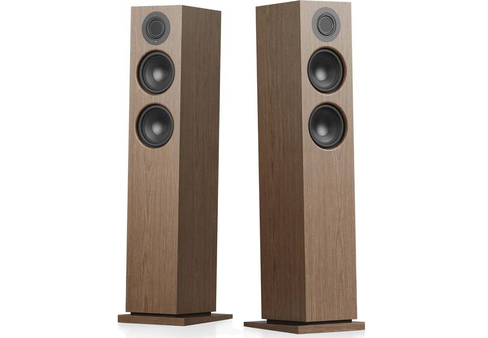 Audio Pro A48 W kolumny frontowe i stereo dla domowego systemu, kolumny po skosie na białym tle