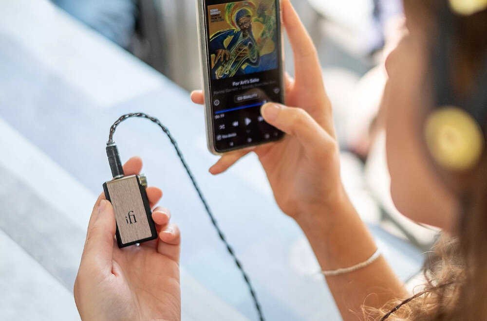 Wzmacniacz słuchawkowy IFI AUDIO Go Blu - wygodny i praktyczny