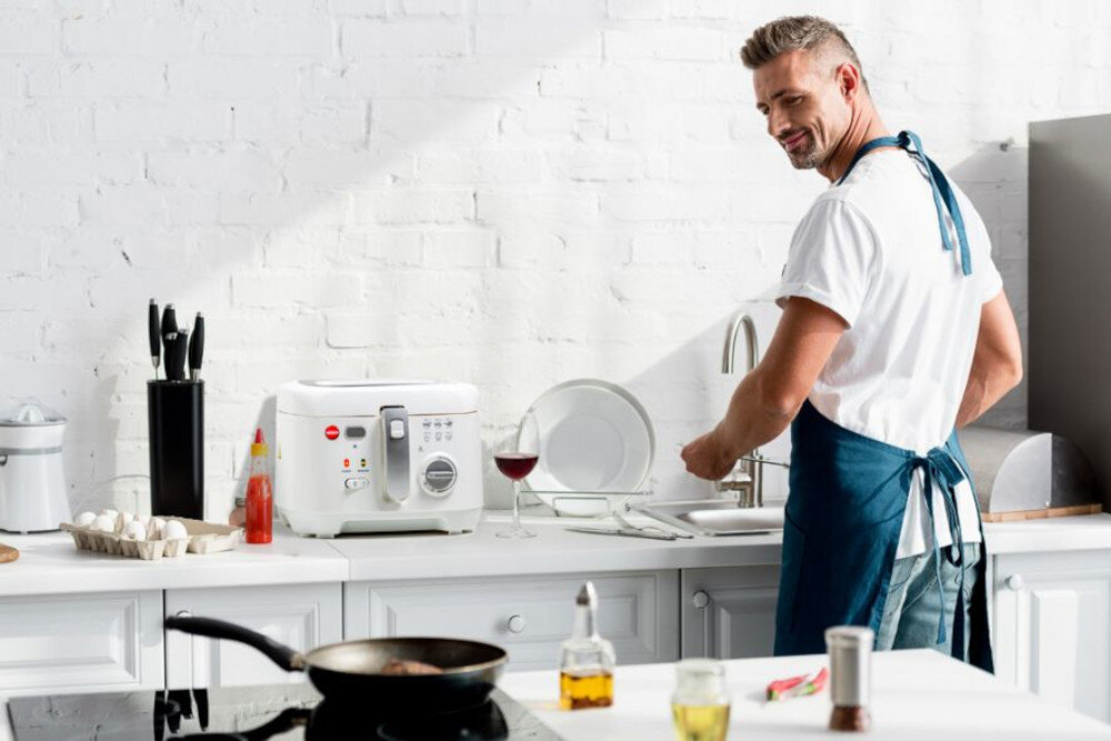 Frytkownica ELDOM FR18CFunkcja zawieszenia kosza mozliwosci