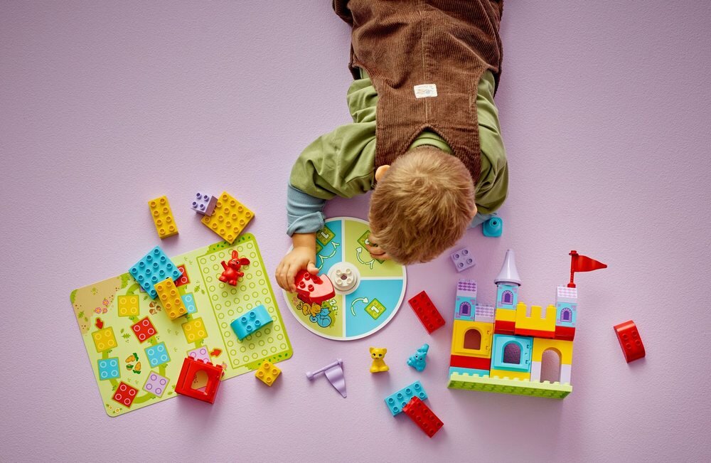 LEGO 10450 DUPLO Gra Zamek Hopsy  zdolności manualne rozwój dziecka koordynacja umiejętności wyobraźnia