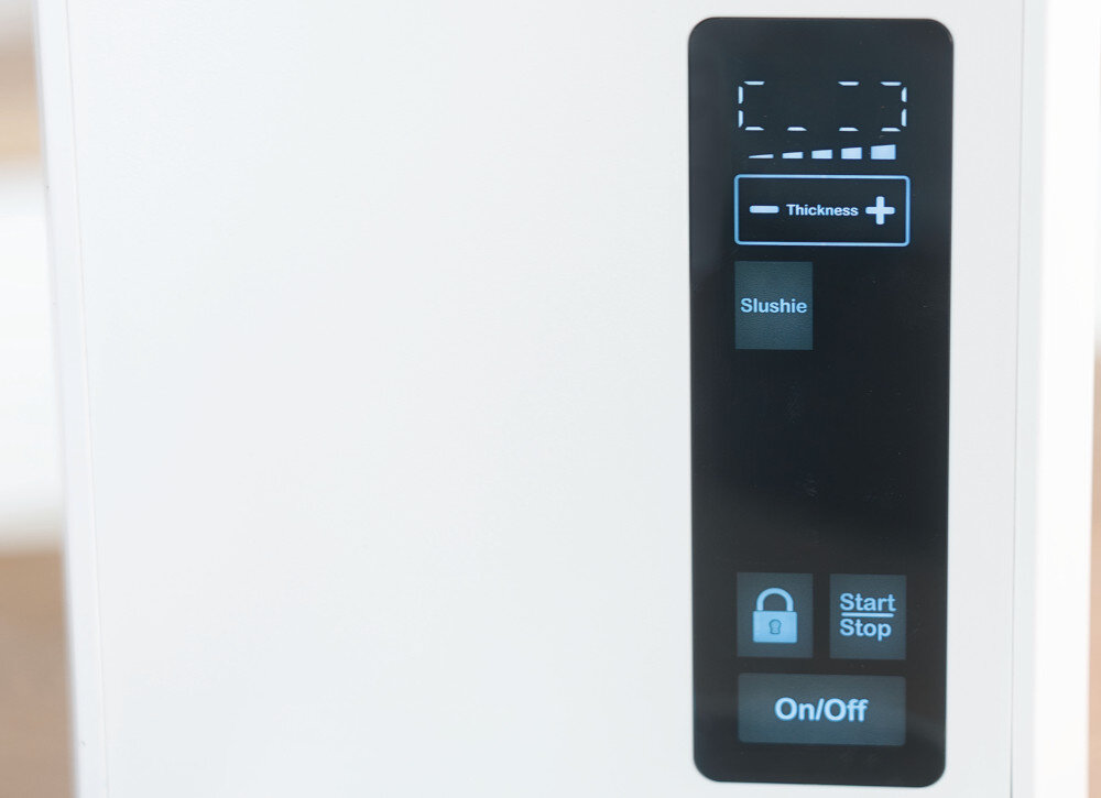 Maszynka do slushy i lodów UNOLD Slush Susi 48940 Prosta obsługa dla każdego Intuicyjny panel dotykowy wybrać program, nacisnąć start napój