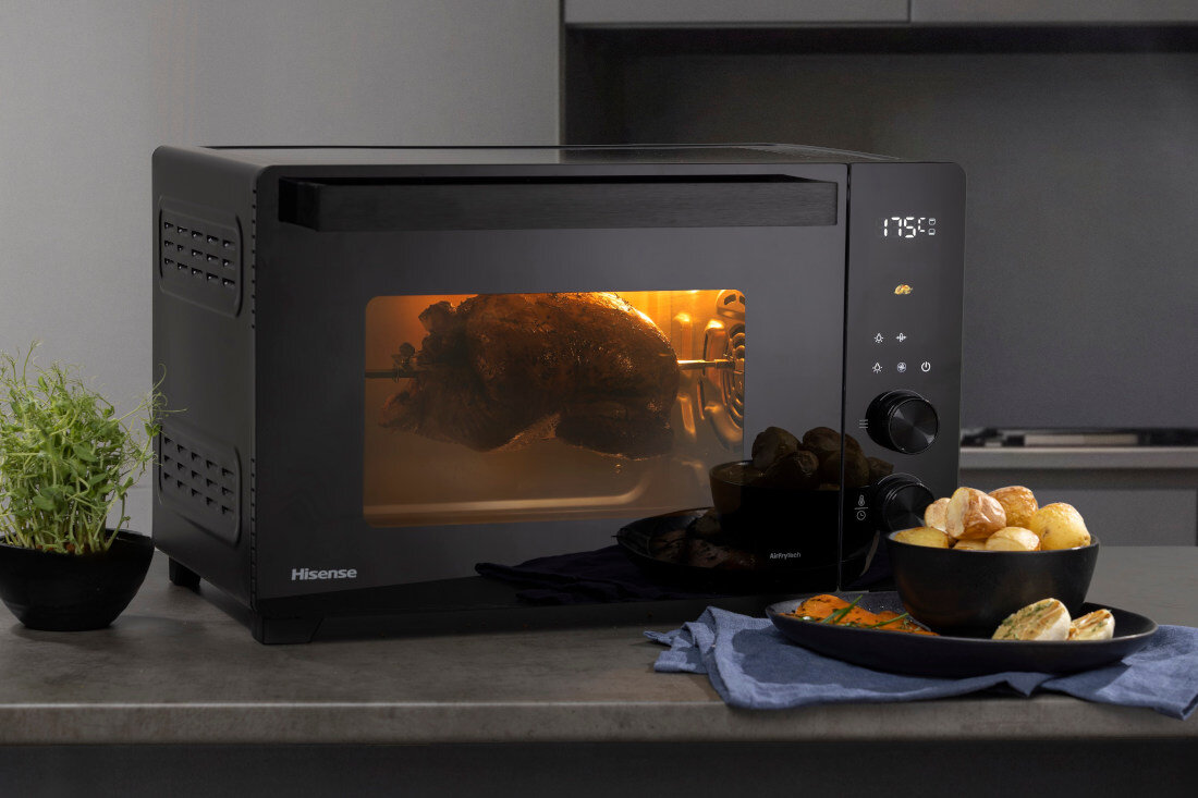 Mini piekarnik HISENSE HOM30A Dopasowana pojemność do pieczenia mięsa, zapiekanek i pieczywa Podwójne przeszklenie drzwi