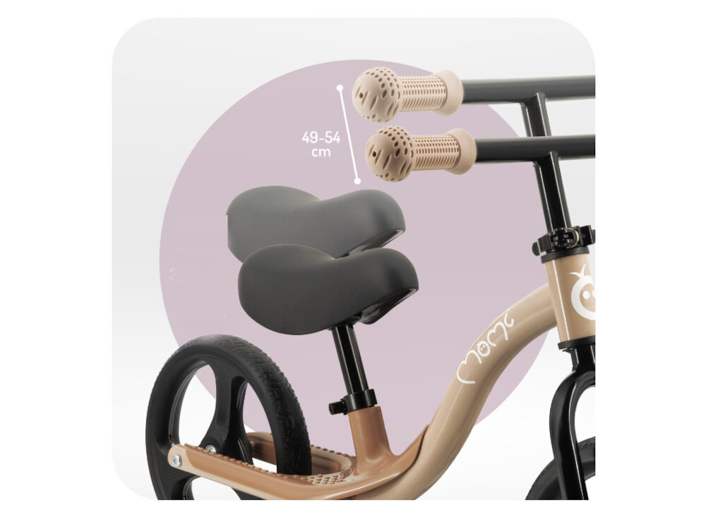 Rowerek biegowy MOMI Isoka Beżowy zbliżenie na kierownicę widoczna regulacja szeroka kierownica z gumowymi, antypoślizgowymi uchwytami regulacja wysokości kierownicy od 49 do 54 cm bez użycia narzędzi rowerek rośnie razem z dzieckiem