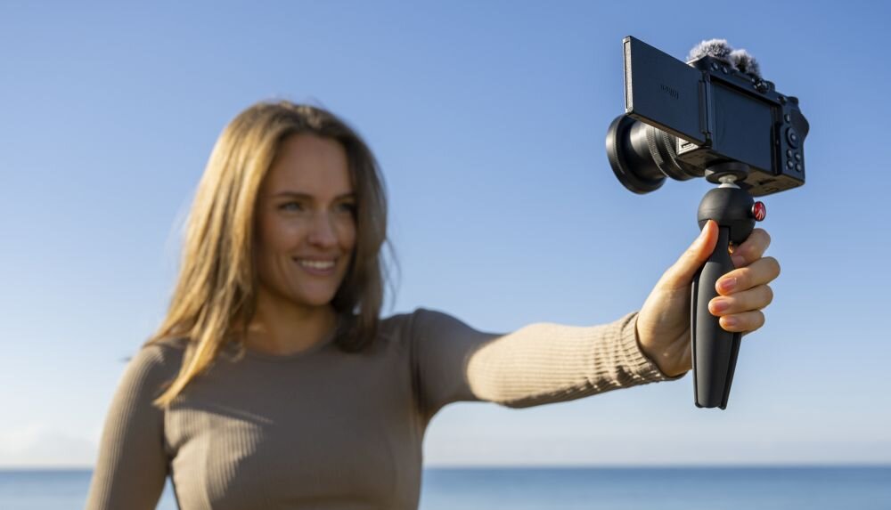 Aparat NIKON Z 30   zdjęcia obiektyw ekran wizjer ogniskowa przysłona migawka obudowa bateria zasilanie filmy nagrywanie rozdzielczość matryca rozmiar przekątna tryby iso montaż lampa światło przyciski sterowanie menu kontrast jasność balans bieli filtry cmos karta pliki format zapis seria