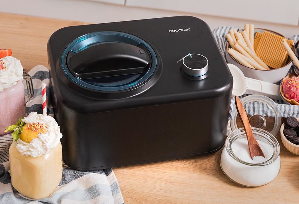 Maszynka do lodów CECOTEC Gelacy 800 domowe lody czarna maszynka do lodów pokrętło otwór obok przygotowane mrożone koktajle 