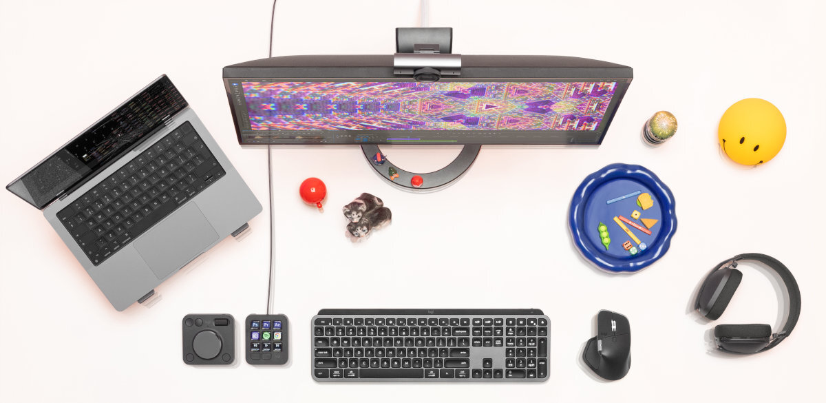 LOGITECH MX Master 4 - myszka na stanowisku komputerowym