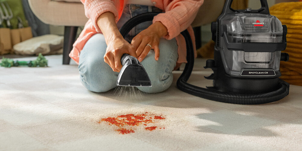 Odkurzacz piorący BISSELL SpotClean C9 Pro 3911N Technologia potrójnego działania spryskiwanie, szorowanie i odsysanie zabrudzeń technologia Two-Tank System