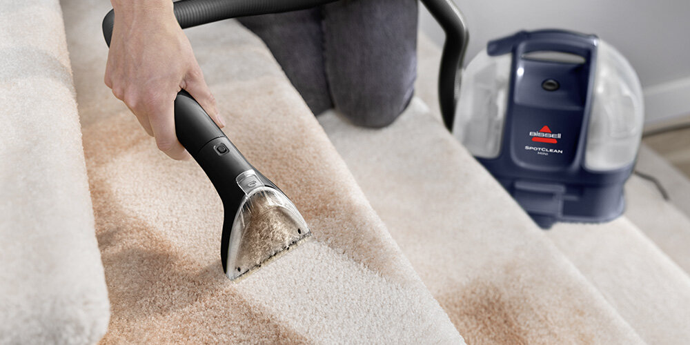 Odkurzacz BISSELL SpotClean Mini Pro 4149N Trzy etapy głębokiego czyszczenia technologia Triple Action™ spryskiwanie, szorowanie i odsysanie zabrudzeń