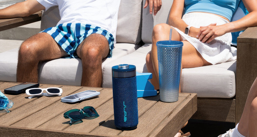 Głośnik JLAB Go Party Bluetooth 5.0, zasięg 10 m, bezprzewodowe odtwarzanie muzyki, głośnik stojący na stole w plenerze