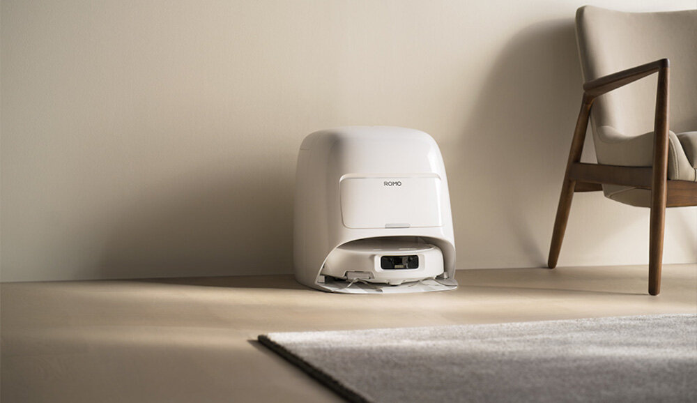 Robot sprzątający DJI Romo S pomoc w domu inteligentne algorytmy z zaawansowanymi czujnikami  usuwać zabrudzenia z twardych podłóg i dywanów siła ssania z kurzem, sierścią i okruchami wysuwane ramiona  Nadajniki LiDAR i czujniki typu rybie oko zdolność do omijania przeszkód 164-mililitrowy zbiornik na wodę