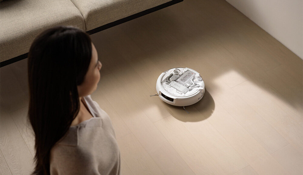 Robot sprzątający DJI Romo A Wygląd, który przyciąga wzrok Przezroczyste elementy obudowy Minimalistyczny design i stonowane detale